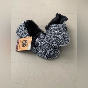 Mike Luk Speckled Black Slippers